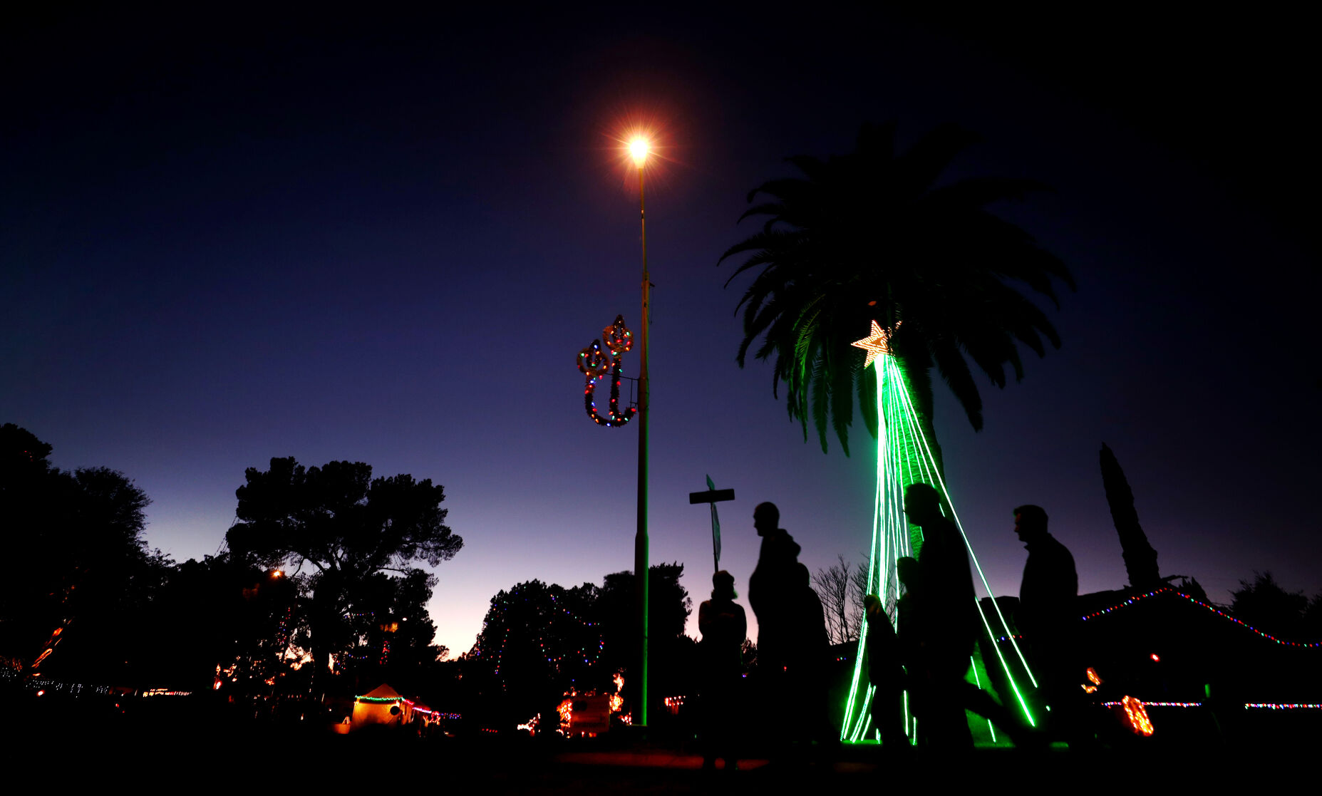 Winterhaven Festival of Lights (LE)